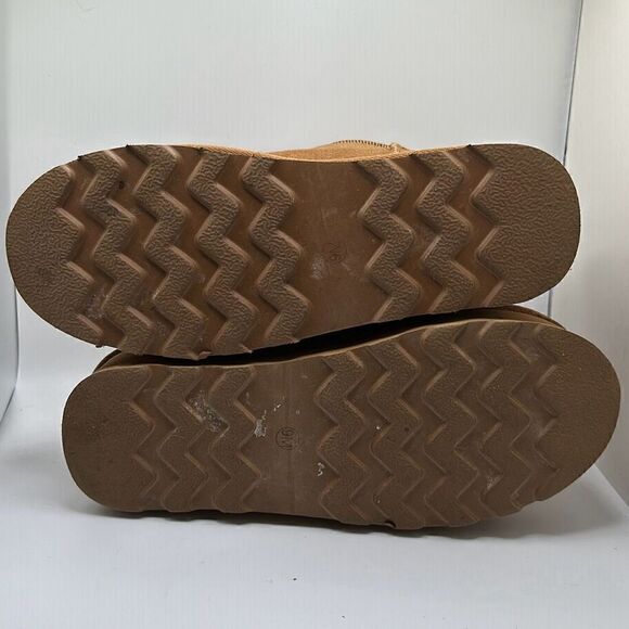 CUSHIONAIRE Women's Genuine Suede pull on platform boot +Memory Foam 9 CHESTNUT - Picture 5 of 7